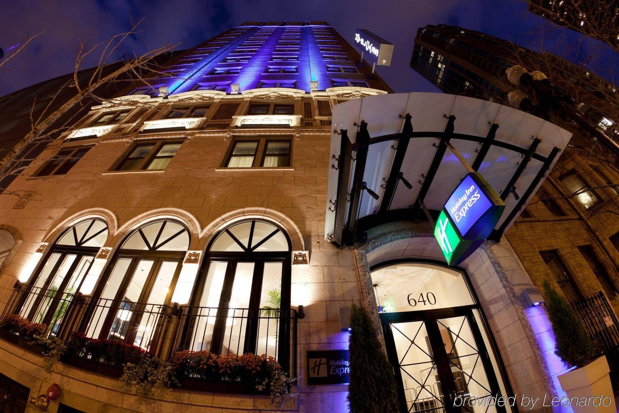 Holiday Inn Express Chicago - Magnificent Mile, An Ihg Hotel Exterior foto