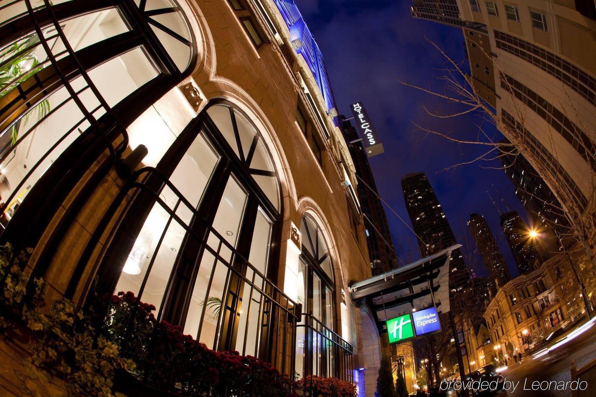 Holiday Inn Express Chicago - Magnificent Mile, An Ihg Hotel Exterior foto
